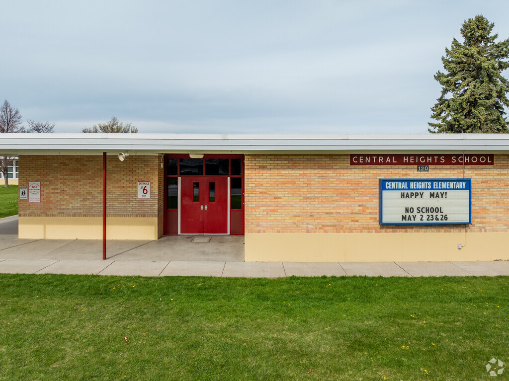 Central Heights School offers outstanding teachers in West End.