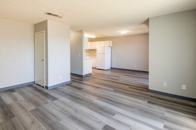 Oasis Apartments, Las Vegas, NV 89119 - photo 3