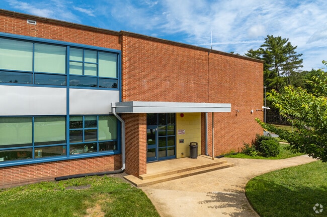 Springer Middle School has received an overall rating of B+ from Niche.