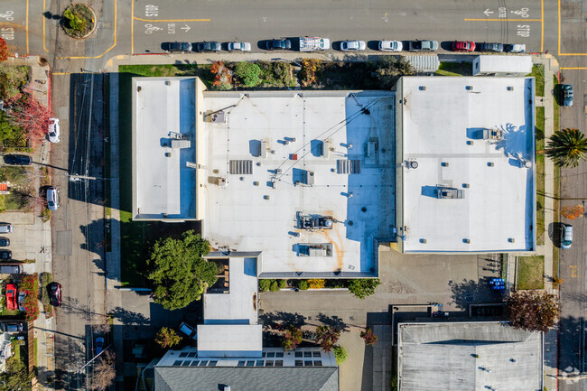 Longfellow Arts and technology has quality teachers in Berkeley.