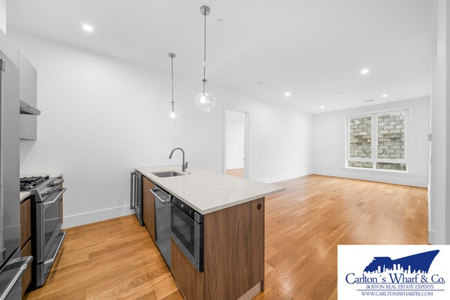 218 Old Colony Ave unit 404, Boston, MA 02127 - photo 2