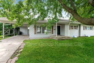 404 Sagebrush Ln, Belton, MO 64012