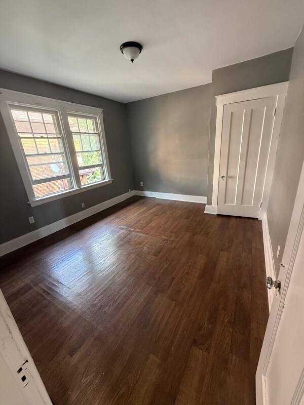 672 N Fred Shuttlesworth Cir unit 2, Cincinnati, OH 45229 - photo 6