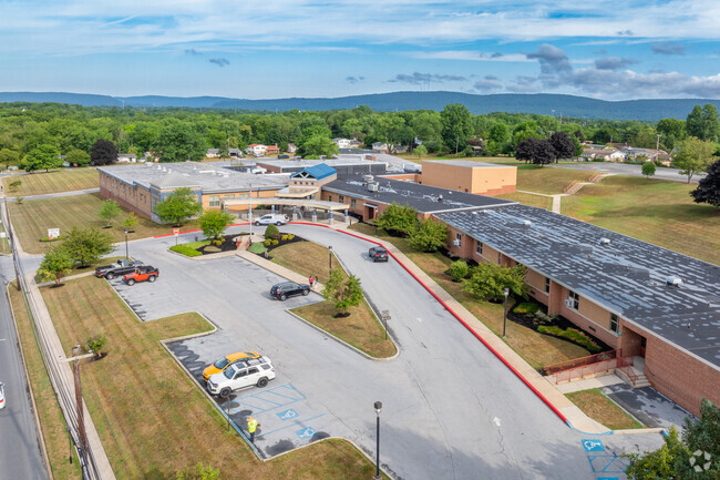 North Side Elementary School has ample parking for student parents and faculty.