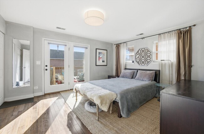 639 W Elm St, Chicago, IL 60610 - photo 6