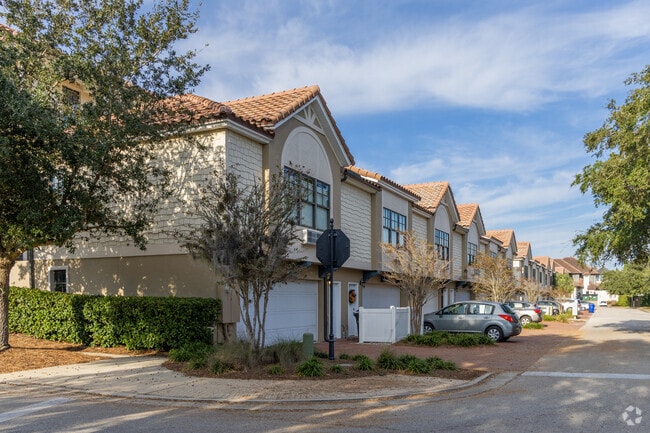 Market Street offers apartments over retail in Palencia.