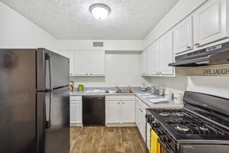 501 Roberts Dr, Riverdale, GA 30274