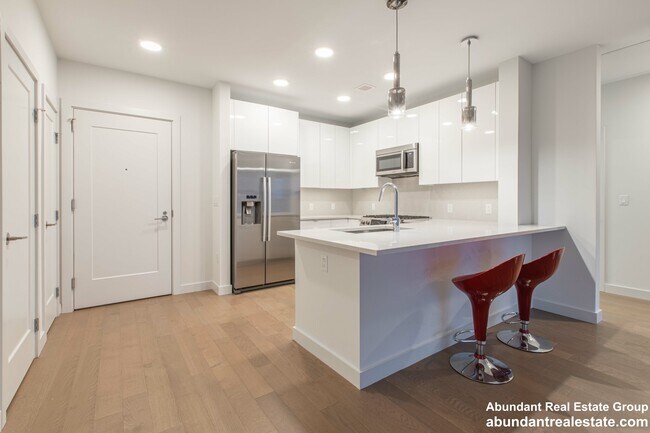 Slip45 unit 513, Boston, MA 02128 - photo 5