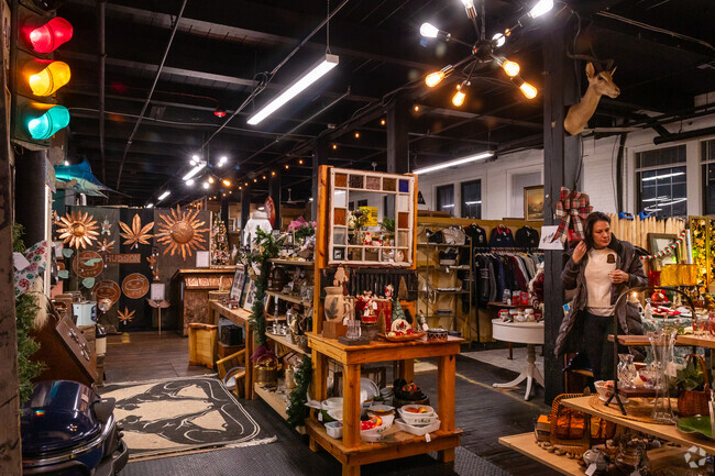 Knotty Pine Vintage is a browsers dream in Downtown Hudson.