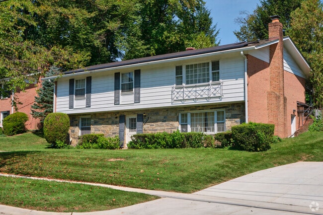 Split level home on a quiet street in Forest Glen.