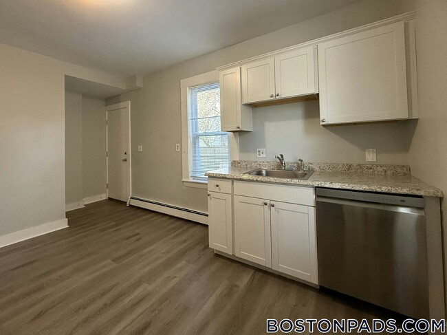 6 Swetts Ct, Watertown, MA 02472 - photo 4