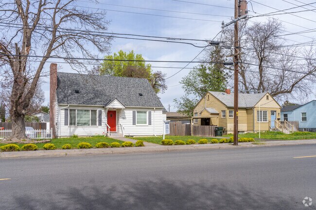 Homes in College Place on average are priced below the national average.