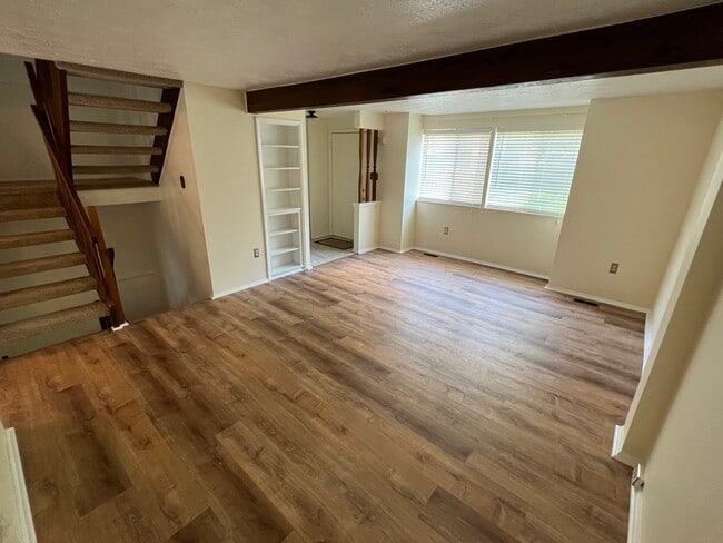 792 Wheatland Cir, Bridgeville, PA 15017 - photo 5