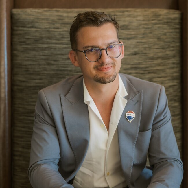 Agent Photo
