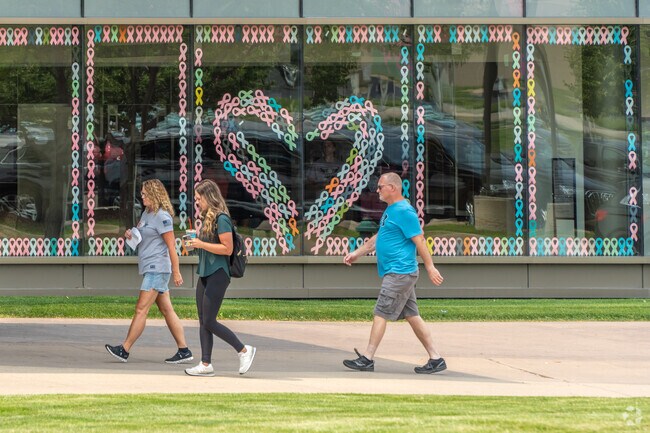 The warm and welcoming atmosphere of Oak Hill Jackson makes it a truly friendly neighborhood.