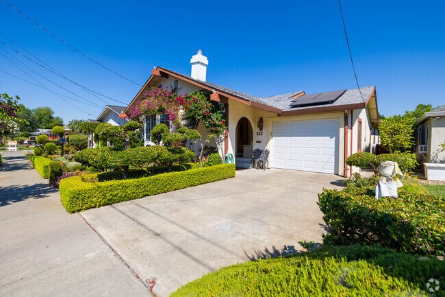 Home prices range from $550,000 to $800,000, well below the median home price in Northern California.