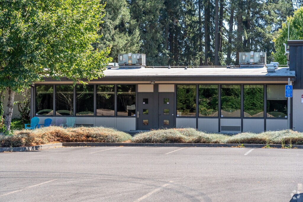 Fairmount Elementary serves grades K-5 in Albany, Oregon.