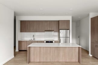 207 Meridian Ave E, Edgewood, WA 98371