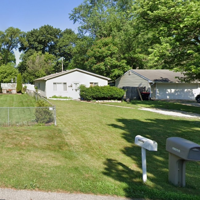 21627 Negaunee St, Southfield, MI 48033 - photo 5