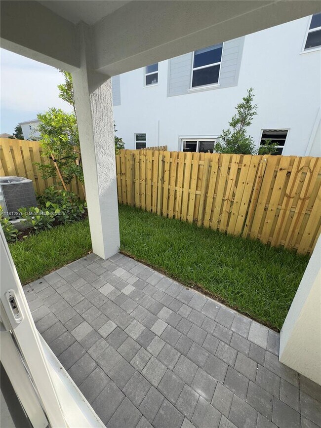 144 SW 184th Way, Pembroke Pines, FL 33029 - photo 7