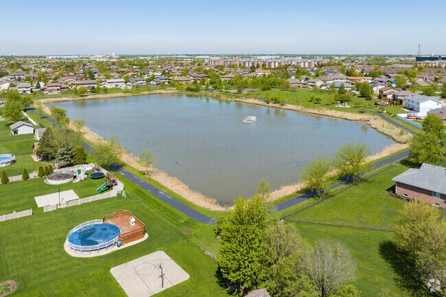 Brookside Glen homes are situated around water and scenic parks.