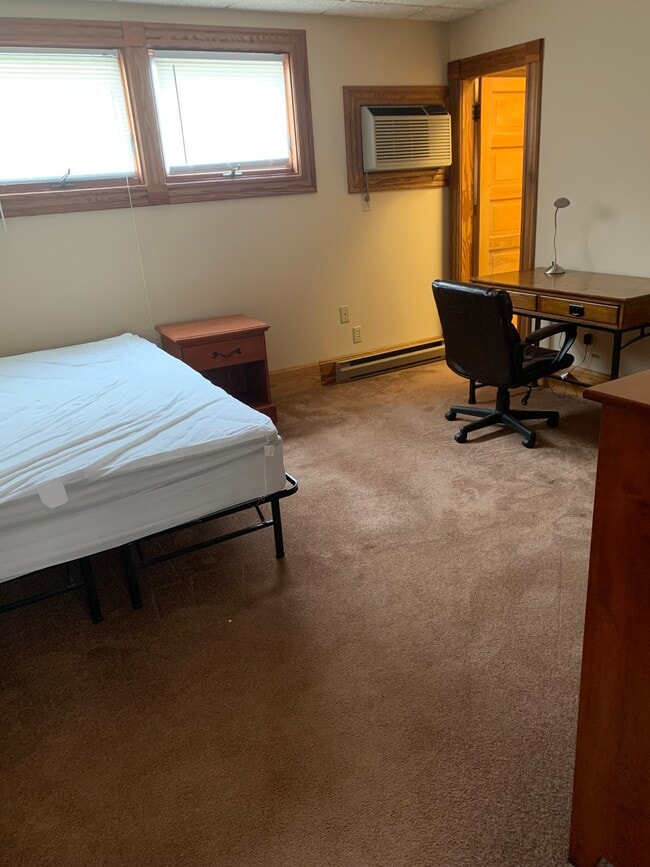 111 Oak St unit College Housing 26-2, Plattsburgh, NY 12901 - photo 7