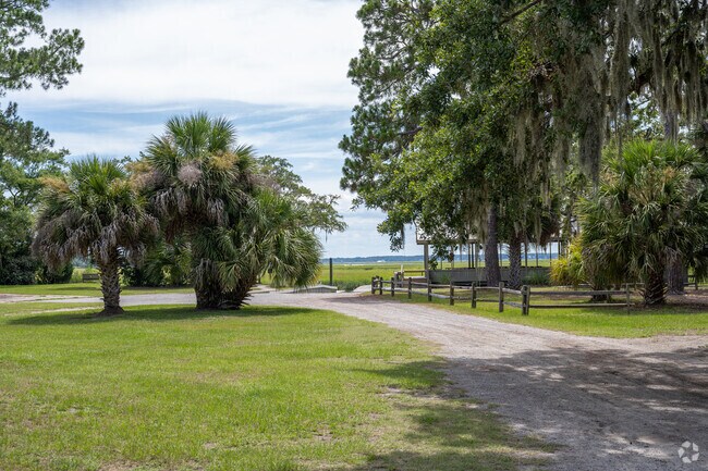 Point Comfort Plantation is a small private park for community residence.