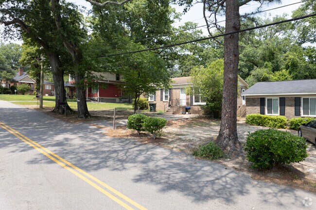 Windemere Springs is only a 10-minute drive from downtown Columbia.