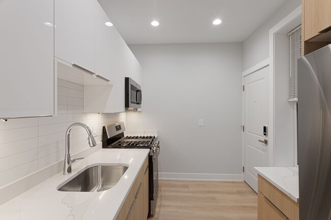 1902 W Morse Ave unit 2, Chicago, IL 60626 - photo 6