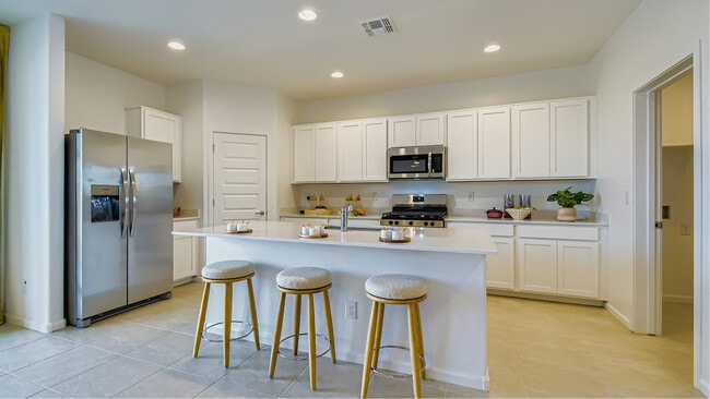 9646 W Verde Ln, Phoenix, AZ 85037 - photo 2