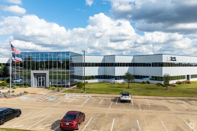 The software company, Reynolds and Reynolds is major employer and is near Bryan.