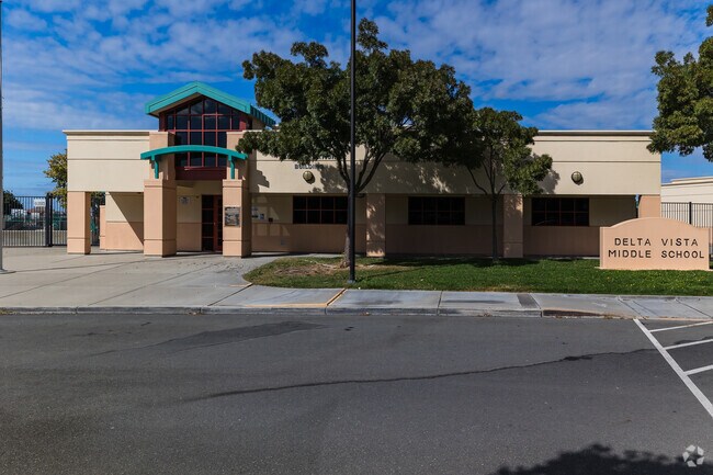Delta Vista Middle School provides a quality education to those in sixth through eighth grade.