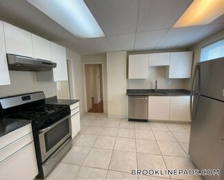 93 Marion St Unit 3, Brookline, MA 02446