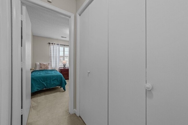 4330 Edith Ln, Greensboro, NC 27409 - photo 3