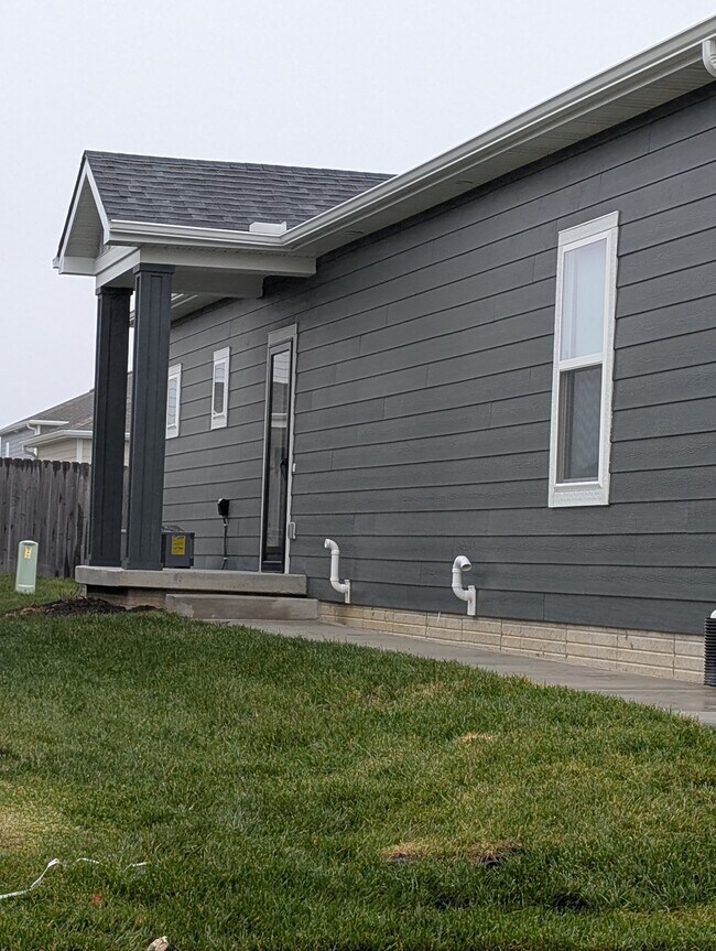 12855 S 45th Terrace, Papillion, NE 68133 - photo 2