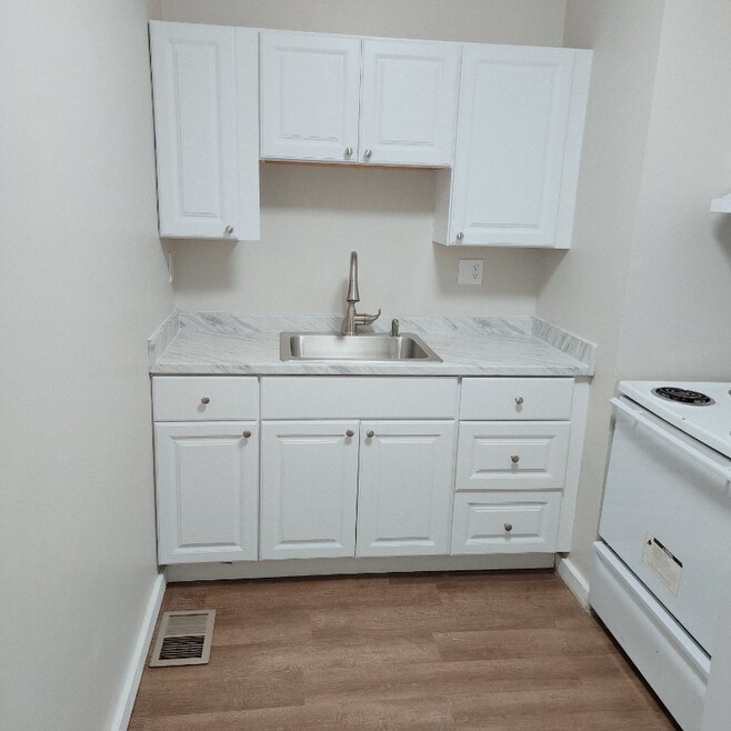 43 Austin St unit 32, Worcester, MA 01609 - photo 1