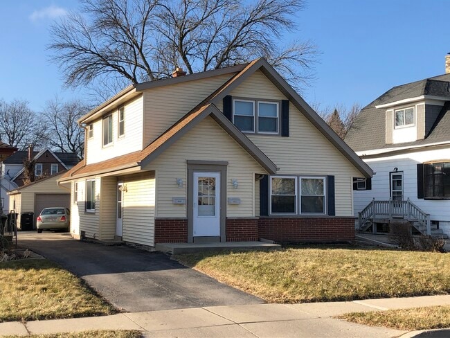 4681 N 125th St unit 4683, Butler, WI 53007 - photo 2