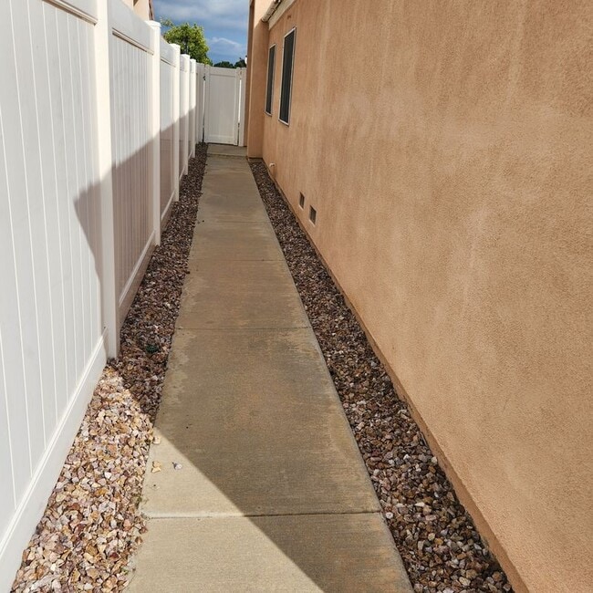 29806 Coral Tree Ct, Menifee, CA 92584 - photo 2