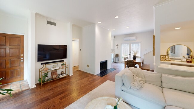 4402 Buena Vista St unit 2, Dallas, TX 75205 - photo 2