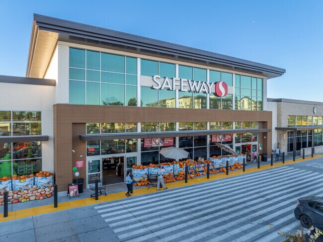 Luna Park locals enjoy easy access to fresh produce at Safeway.