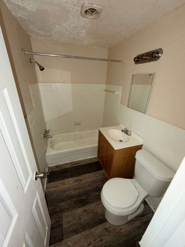 13540 Superior Rd unit 203, East Cleveland, OH 44112 - photo 4