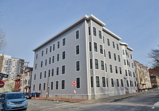 37 Brookline St unit 4, Cambridge, MA 02139 - photo 2