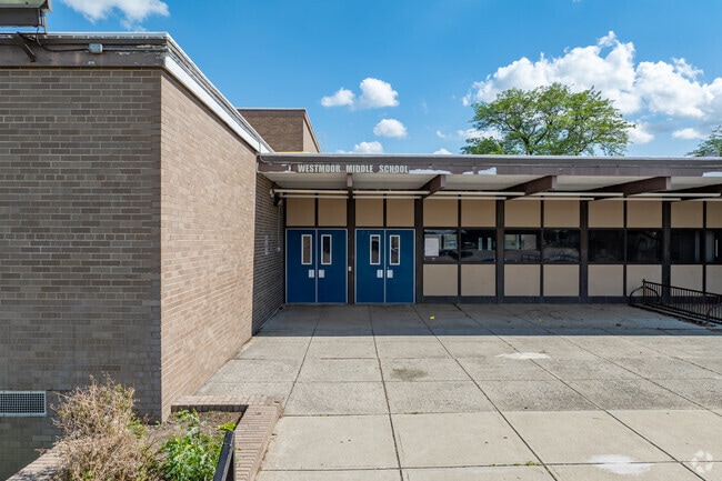 Students attend Westmoor Middle School, which gets a C-minus rating from Niche.