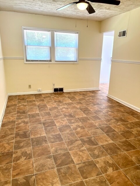 1537 N Kentwood Ave, Springfield, MO 65803 - photo 3