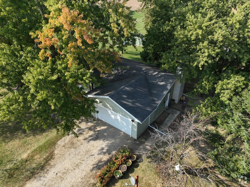 11754 Wange Rd, Capron, IL 61012 - photo 2