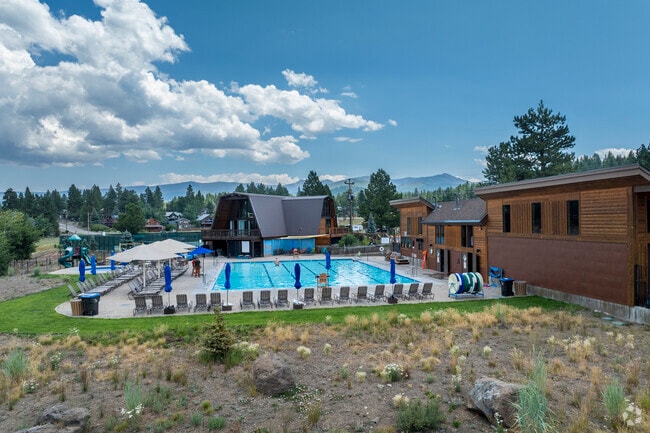 The Glenshire-Devonshire clubhouse is open to locals who pay HOA fees annually.