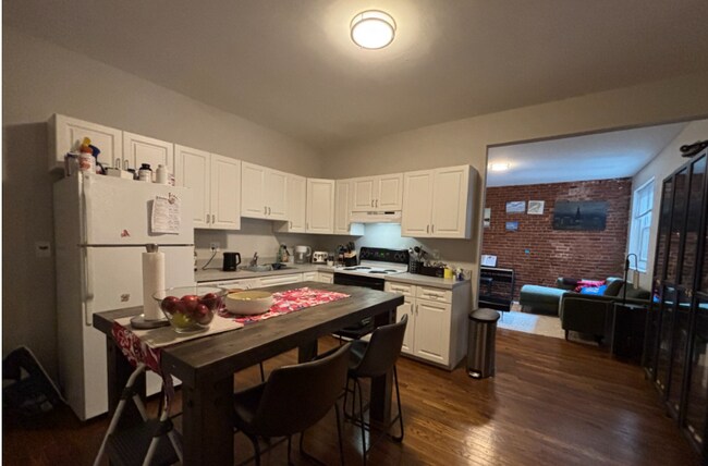 17 Stearns Rd unit 4, Brookline, MA 02446 - photo 7