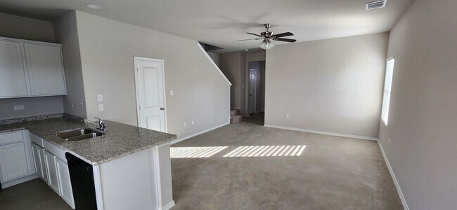 7239 Converse Ridge Ln, Windcrest, TX 78239 - photo 5