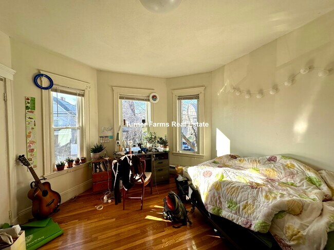 352 Main St unit 2, Medford, MA 02155 - photo 3