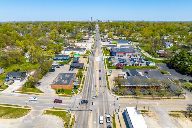 Many restaurants and other small businesses can be found along SW 9th St on Watrous South's east side.